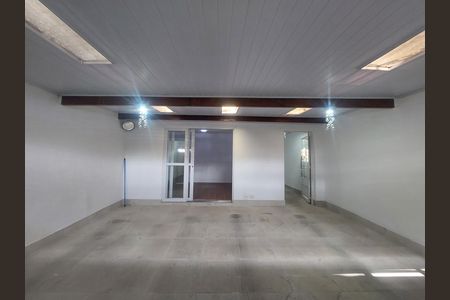 Garagem de casa para alugar com 3 quartos, 113m² em Jardim Satelite, São Paulo