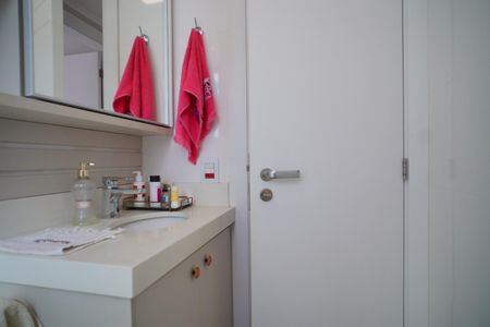Apartamento à venda com 70m², 2 quartos e 1 vaga Apartamento à venda com 70m², 2 quartos e 1 vagaBanheiro