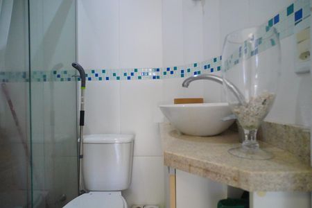 Apartamento à venda com 70m², 2 quartos e 1 vaga Apartamento à venda com 70m², 2 quartos e 1 vagaBanheiro de serviço