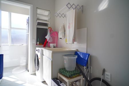 Apartamento à venda com 70m², 2 quartos e 1 vaga Apartamento à venda com 70m², 2 quartos e 1 vagaÁrea de Serviço
