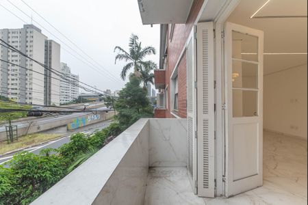 Apartamento à venda com 97m², 2 quartos e sem vagaVaranda