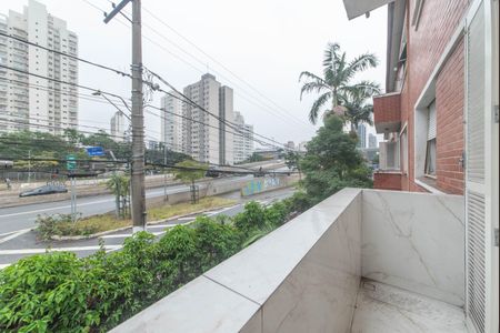 Apartamento à venda com 97m², 2 quartos e sem vagaVaranda
