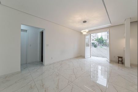 Apartamento à venda com 97m², 2 quartos e sem vagaSala