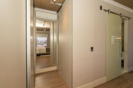 Apartamento para alugar com 70m², 1 quarto e 1 vaga Apartamento para alugar com 70m², 1 quarto e 1 vagaCloset do Quarto