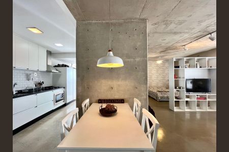 Sala de apartamento para alugar com 1 quarto, 70m² em Centro, Campinas
