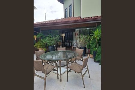 Casa de condomínio à venda com 521m², 5 quartos e 8 vagas