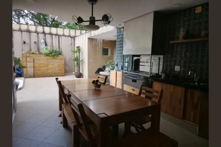 Casa de Condomínio à venda com 4 quartos, 350m² em Jardim Morumbi, São Paulo