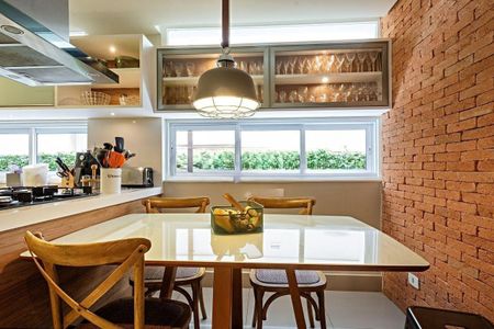Casa de Condomínio à venda com 4 quartos, 290m² em Jardim Morumbi, São Paulo