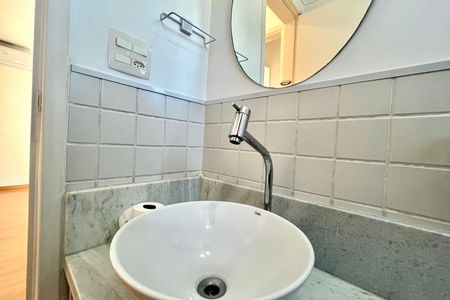 Apartamento para alugar com 60m², 2 quartos e 1 vaga Apartamento para alugar com 60m², 2 quartos e 1 vagaBanheiro