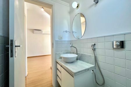 Apartamento para alugar com 60m², 2 quartos e 1 vaga Apartamento para alugar com 60m², 2 quartos e 1 vagaBanheiro
