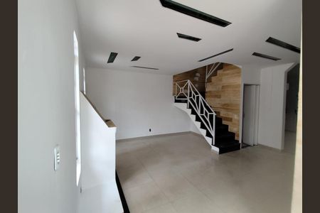Casa para alugar com 160m², 3 quartos e 3 vagas Casa para alugar com 160m², 3 quartos e 3 vagasSala