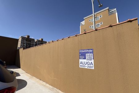 Apartamento para alugar com 42m², 2 quartos e 1 vaga Apartamento para alugar com 42m², 2 quartos e 1 vagaFachada com placa grande