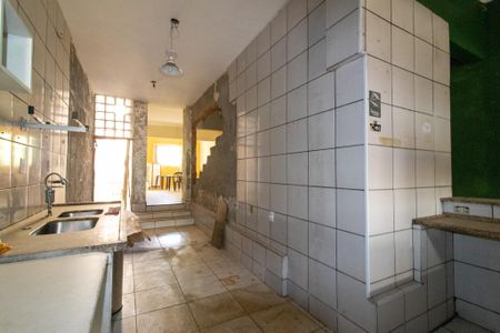 Casa para alugar com 350m², 3 quartos e sem vaga