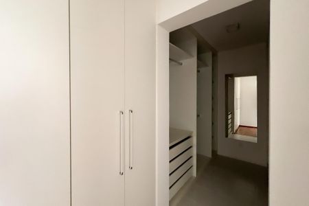 Casa de condomínio para alugar com 400m², 4 quartos e 4 vagas