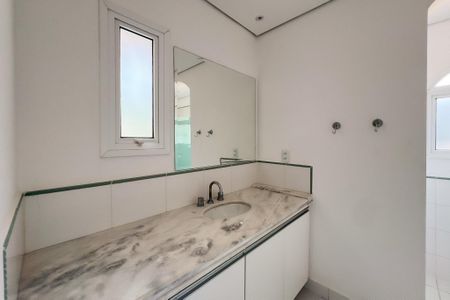 Casa de condomínio para alugar com 400m², 4 quartos e 4 vagas