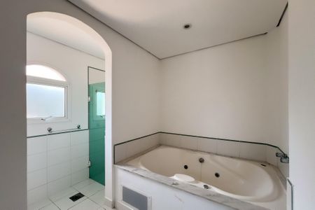 Casa de condomínio para alugar com 400m², 4 quartos e 4 vagas