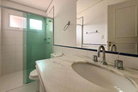 Casa de condomínio para alugar com 400m², 4 quartos e 4 vagas