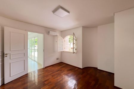 Casa de condomínio para alugar com 400m², 4 quartos e 4 vagas