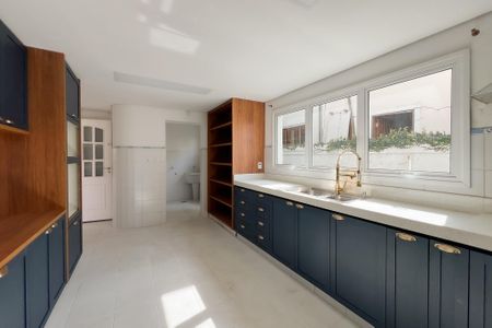 Casa de condomínio para alugar com 400m², 4 quartos e 4 vagas