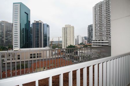 Studio à venda com 30m², 1 quarto e sem vaga Studio à venda com 30m², 1 quarto e sem vagaVaranda