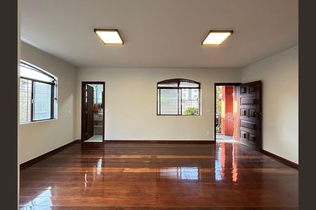 Apartamento à venda com 371m², 4 quartos e 3 vagas