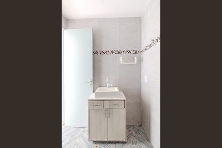 Banheiro de apartamento à venda com 1 quarto, 39m² em Santa Tereza, Porto Alegre