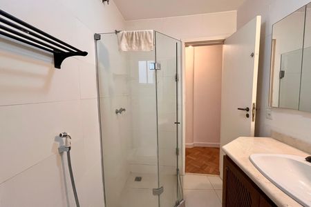 Apartamento à venda com 208m², 3 quartos e 1 vaga Apartamento à venda com 208m², 3 quartos e 1 vagaBanheiro 2