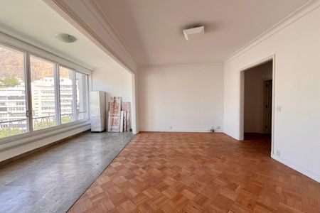 Apartamento à venda com 208m², 3 quartos e 1 vaga Apartamento à venda com 208m², 3 quartos e 1 vagaSala
