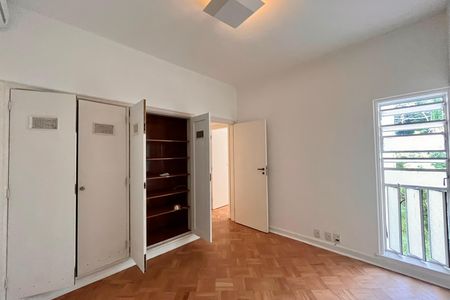 Apartamento à venda com 208m², 3 quartos e 1 vaga Apartamento à venda com 208m², 3 quartos e 1 vagaQuarto 3