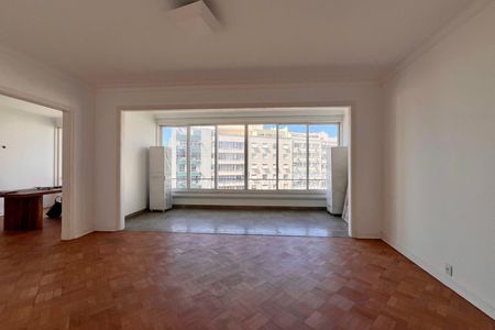 Apartamento à venda com 208m², 3 quartos e 1 vaga Apartamento à venda com 208m², 3 quartos e 1 vagaSala