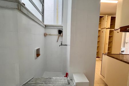 Apartamento à venda com 208m², 3 quartos e 1 vaga Apartamento à venda com 208m², 3 quartos e 1 vagaÁrea de Serviço