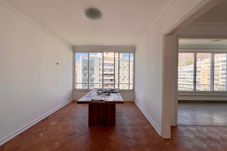 Apartamento à venda com 208m², 3 quartos e 1 vaga Apartamento à venda com 208m², 3 quartos e 1 vagaSala