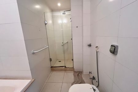 Apartamento à venda com 208m², 3 quartos e 1 vaga Apartamento à venda com 208m², 3 quartos e 1 vagaBanheiro 1