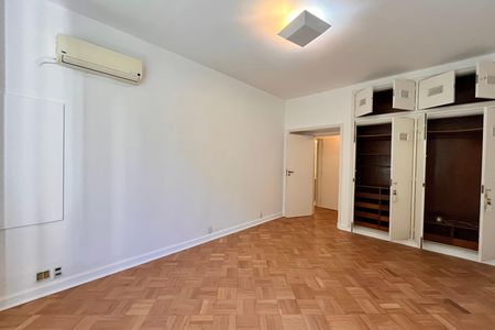 Apartamento à venda com 208m², 3 quartos e 1 vaga Apartamento à venda com 208m², 3 quartos e 1 vagaQuarto 1