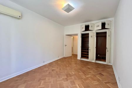 Apartamento à venda com 208m², 3 quartos e 1 vaga Apartamento à venda com 208m², 3 quartos e 1 vagaQuarto 1