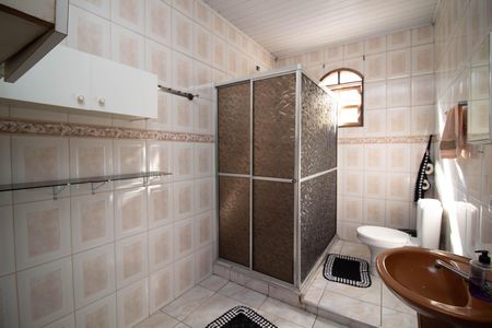 Casa à venda com 250m², 1 quarto e 3 vagas Casa à venda com 250m², 1 quarto e 3 vagasCasa 2 - Banheiro