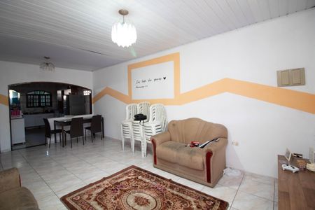 Casa à venda com 250m², 1 quarto e 3 vagas Casa à venda com 250m², 1 quarto e 3 vagasCasa 2 - Sala