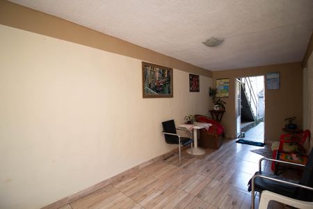 Casa à venda com 250m², 1 quarto e 3 vagas Casa à venda com 250m², 1 quarto e 3 vagasÁrea comum
