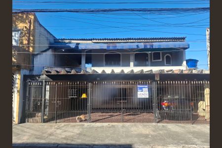 Casa à venda com 250m², 1 quarto e 3 vagas Casa à venda com 250m², 1 quarto e 3 vagasFachada