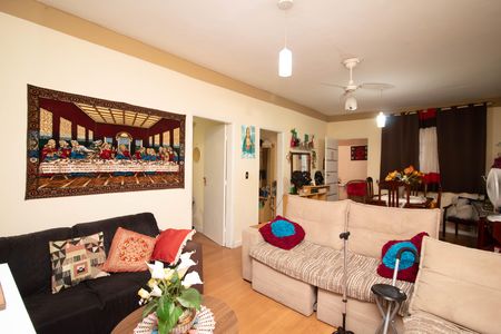 Casa à venda com 250m², 1 quarto e 3 vagas Casa à venda com 250m², 1 quarto e 3 vagasSala