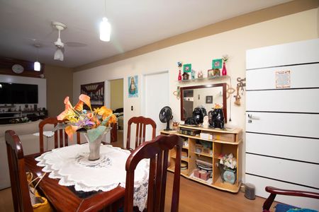 Casa à venda com 250m², 1 quarto e 3 vagas Casa à venda com 250m², 1 quarto e 3 vagasSala de Jantar