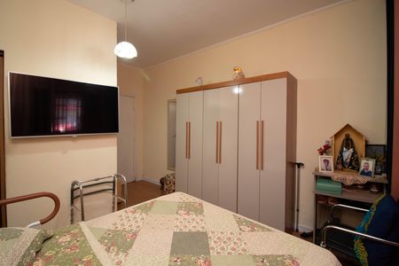 Casa à venda com 250m², 1 quarto e 3 vagas Casa à venda com 250m², 1 quarto e 3 vagasSuíte