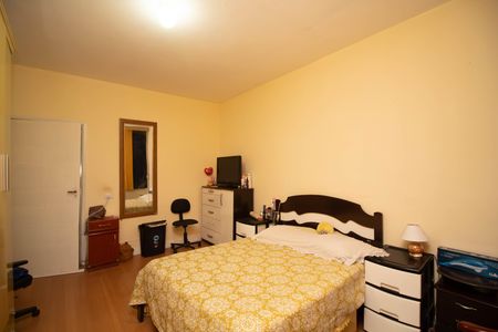 Casa à venda com 250m², 1 quarto e 3 vagas Casa à venda com 250m², 1 quarto e 3 vagasQuarto