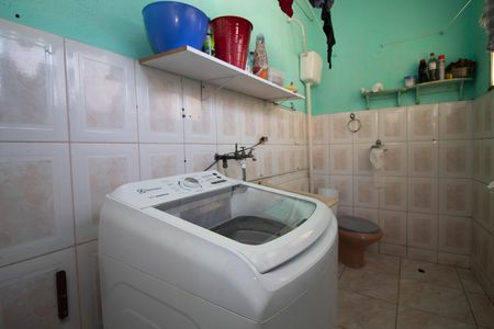 Casa à venda com 250m², 1 quarto e 3 vagas Casa à venda com 250m², 1 quarto e 3 vagasCasa 2 - Área de serviço