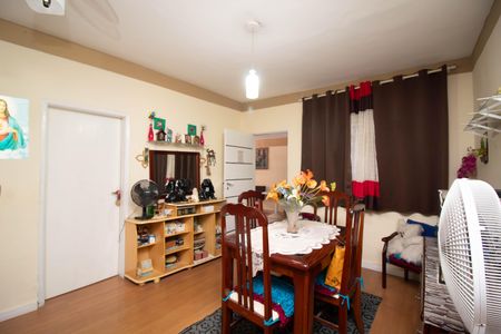 Casa à venda com 250m², 1 quarto e 3 vagas Casa à venda com 250m², 1 quarto e 3 vagasSala de Jantar