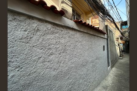 Casa à venda com 80m², 2 quartos e 1 vagaFachada