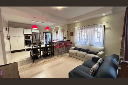 Sala de casa à venda com 3 quartos, 150m² em Jardim Barbosa, Guarulhos