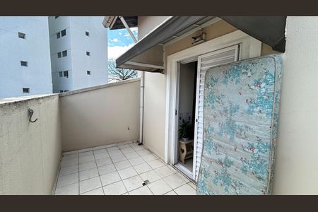 Casa à venda com 150m², 3 quartos e 3 vagas Casa à venda com 150m², 3 quartos e 3 vagasSacada
