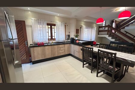 Casa à venda com 150m², 3 quartos e 3 vagas Casa à venda com 150m², 3 quartos e 3 vagasCozinha