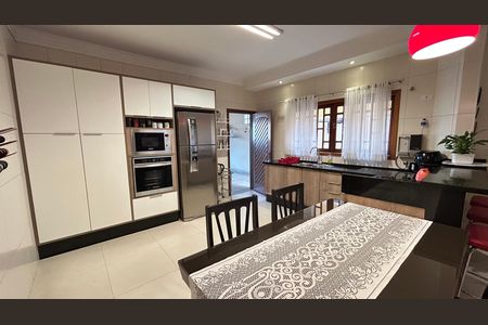 Casa à venda com 150m², 3 quartos e 3 vagas Casa à venda com 150m², 3 quartos e 3 vagasCozinha